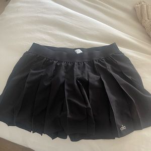 Alo yoga varsity tennis skirt